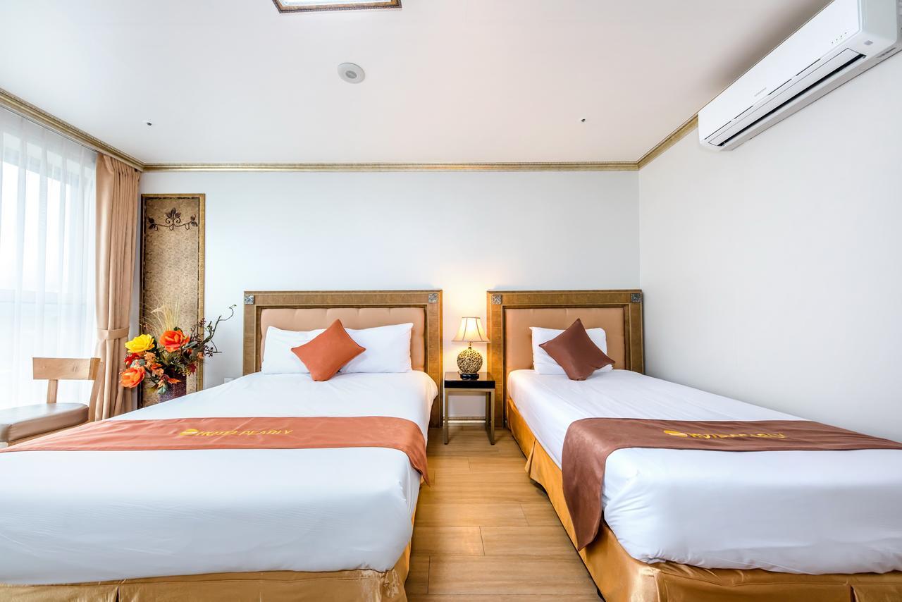 Pearly Hotel Чеджу Екстериор снимка