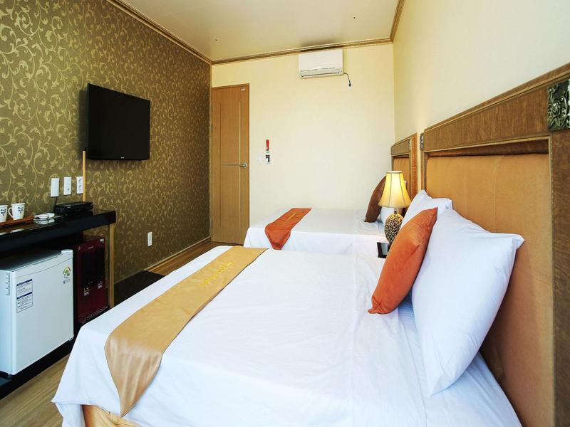 Pearly Hotel Чеджу Екстериор снимка