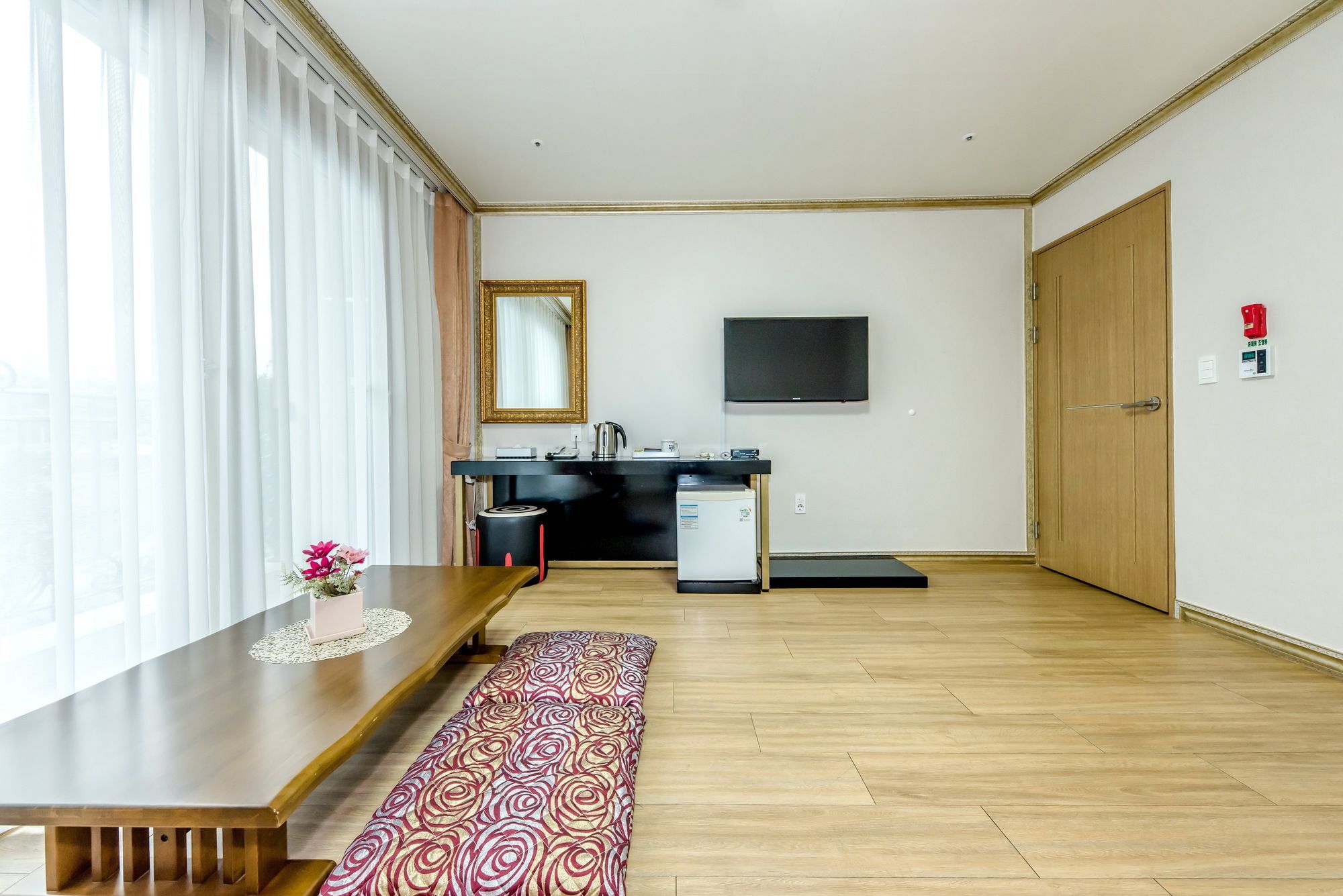 Pearly Hotel Чеджу Екстериор снимка